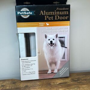 PetSafe Freedom Aluminum Pet Door Medium Dogs Up To 40lbs 8 1/8 11 3/4 Opening